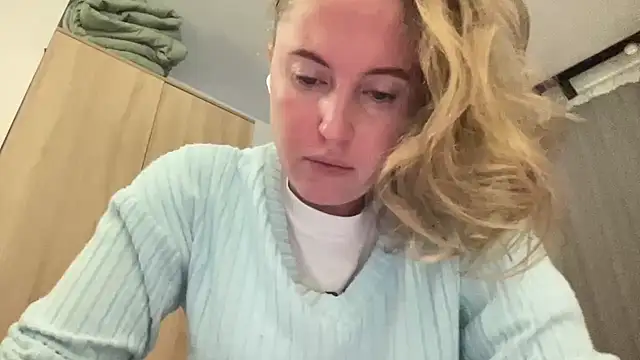 Snapshot of Ameli8 chatting on 12/19/25, 06:59 Ameli8 online show from 12/19/25, 06:59