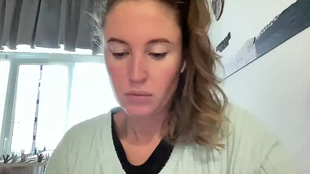 Snapshot of Ameli8 chatting on 12/20/25, 12:12 Ameli8 online show from 12/20/25, 12:12