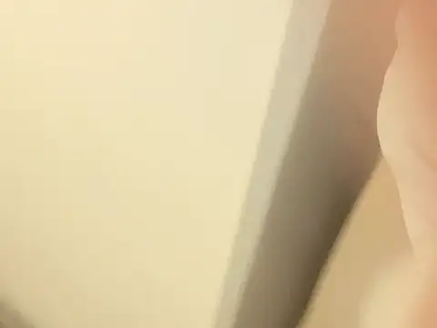 Snapshot of xiaomeng2563 chatting on 12/20/25, 11:39 xiaomeng2563 online show from 12/20/25, 11:39