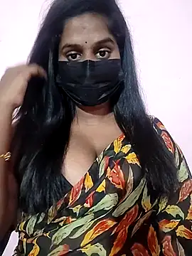 Keerthee  online show from 11/17/25, 03:40