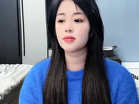 Snapshot of Lucky--Lucy chatting on 11/15/25, 02:46 Lucky--Lucy online show from 11/15/25, 02:46