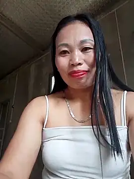 Karen china online show from 11/15/25, 02:42