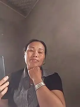 Karen china online show from 11/22/25, 05:50