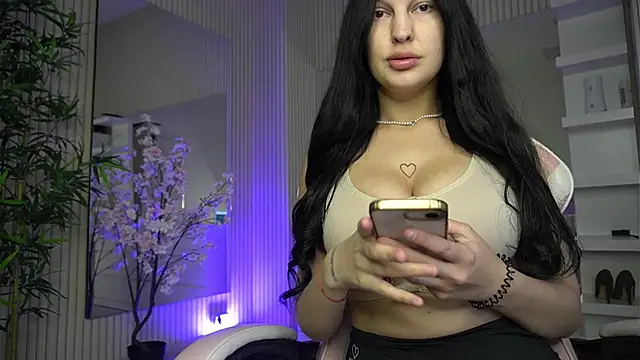 MiaHartx online show from 05/06/26, 04:52