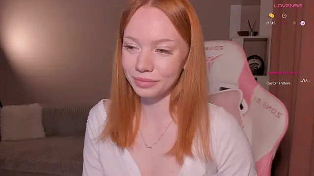 Snapshot of Elisahsthetics chatting on 01/18/26, 10:35 Elisahsthetics online show from 01/18/26, 10:35
