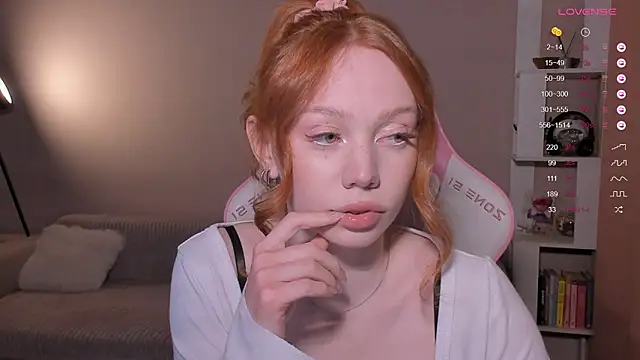 Snapshot of Elisahsthetics chatting on 02/13/26, 12:28 Elisahsthetics online show from 02/13/26, 12:28