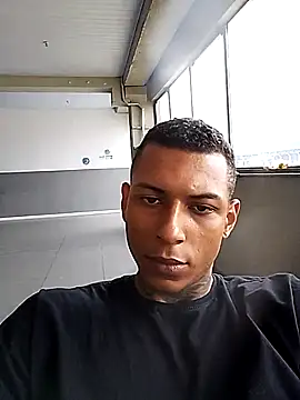 Snapshot of oPretin013 chatting on 11/05/25, 04:07 oPretin013 online show from 11/05/25, 04:07