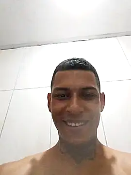 Snapshot of oPretin013 chatting on 11/10/25, 04:22 oPretin013 online show from 11/10/25, 04:22