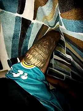 Snapshot of oPretin013 chatting on 11/18/25, 05:12 oPretin013 online show from 11/18/25, 05:12