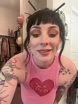 LoveDovexxx online show from 11/06/25, 07:48