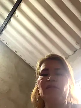 Snapshot of dirty_mother3 chatting on 12/14/25, 06:01 dirty mother3 online show from 12/14/25, 06:01