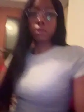 Snapshot of SwissMirelle chatting on 11/07/25, 07:14 SwissMirelle online show from 11/07/25, 07:14