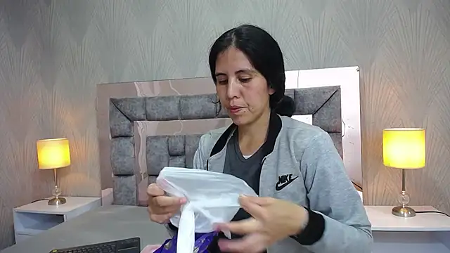 GiselaZivic online show from 07/07/26, 07:07