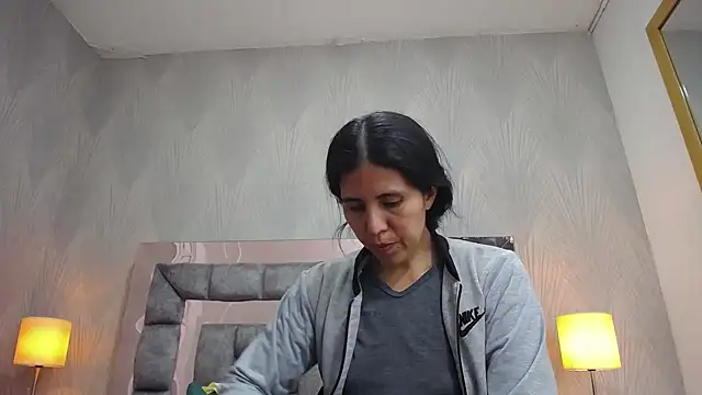 GiselaZivic online show from 07/17/26, 07:19