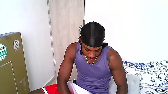 Snapshot of dark_temp_ chatting on 11/06/25, 12:39 dark temp online show from 11/06/25, 12:39