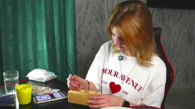 Snapshot of ManaBybel chatting on 11/07/25, 10:04 ManaBybel online show from 11/07/25, 10:04