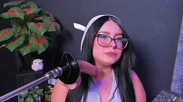Amy whittee online show from 07/01/26, 03:41
