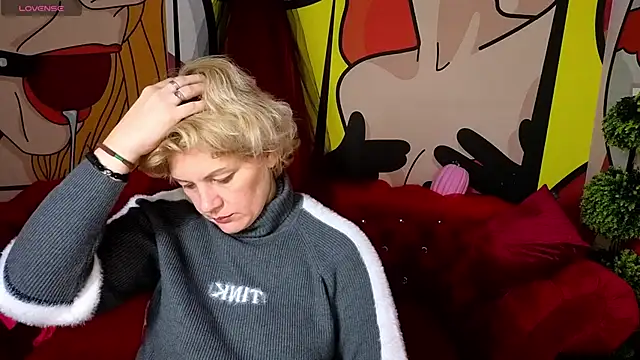 Snapshot of AmaraNights chatting on 11/07/25, 01:05 AmaraNights online show from 11/07/25, 01:05