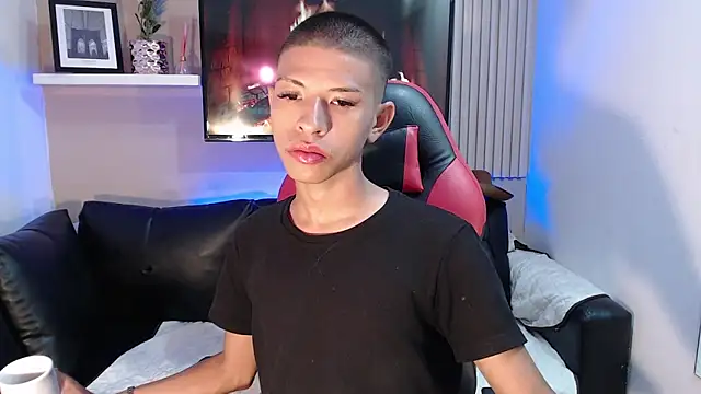 Tessachains 2  online show from 12/01/25, 03:39