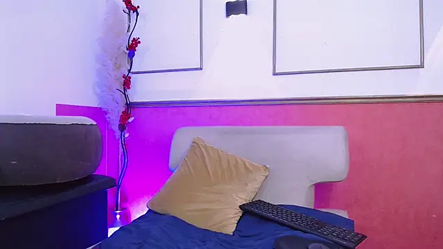 Tessachains 2  online show from 12/19/25, 04:52