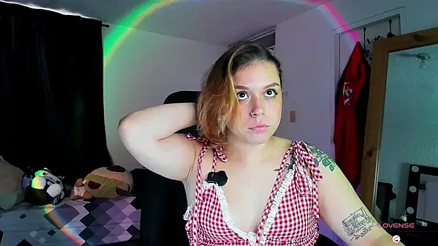 Snapshot of Dubraska_Rubio chatting on 11/21/25, 10:19 Dubraska Rubio online show from 11/21/25, 10:19