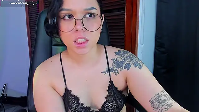 Snapshot of Dubraska_Rubio chatting on 04/06/26, 02:53 Dubraska Rubio online show from 04/06/26, 02:53