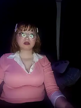 Snapshot of Michi_sauria1 chatting on 11/28/25, 01:41 Michi sauria1 online show from 11/28/25, 01:41