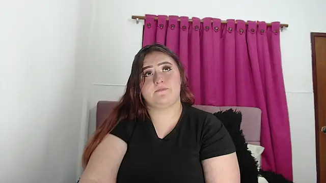 Snapshot of Miiss--Start chatting on 11/11/25, 01:22 Miiss--Start online show from 11/11/25, 01:22