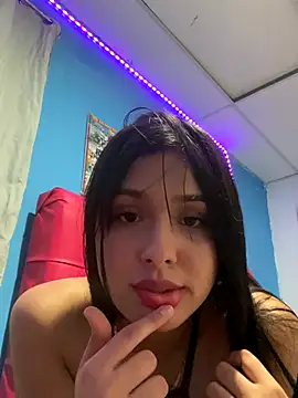 Snapshot of Chiquinquira3 chatting on 11/14/25, 03:16 Chiquinquira3 online show from 11/14/25, 03:16
