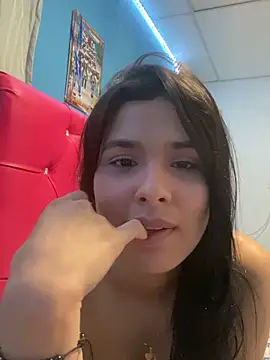 Snapshot of Chiquinquira3 chatting on 06/22/26, 04:53 Chiquinquira3 online show from 06/22/26, 04:53