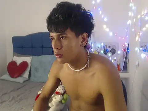 Snapshot of Valentino_Lane chatting on 12/03/25, 01:20 Valentino Lane online show from 12/03/25, 01:20