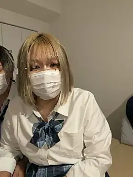 Snapshot of MISIRINN chatting on 11/28/25, 02:42 MISIRINN online show from 11/28/25, 02:42