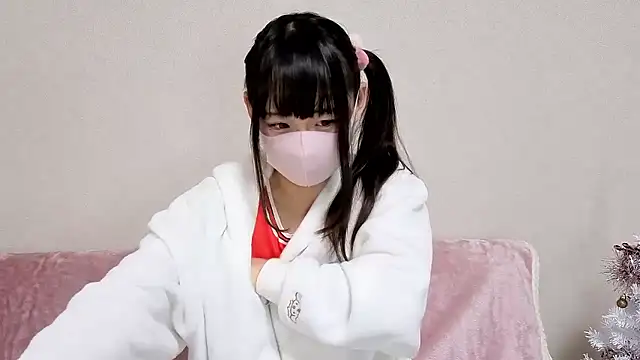 Snapshot of yuna-yourgirlfriend chatting on 12/16/25, 01:32 yuna-yourgirlfriend online show from 12/16/25, 01:32