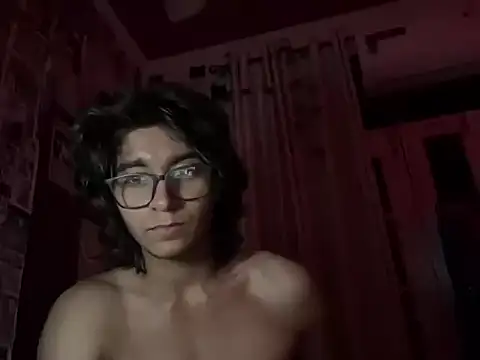 yourfavhoee online show from 11/12/25, 09:03