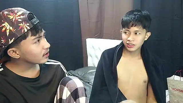 Snapshot of Urloverhardcock chatting on 07/26/26, 05:15 Urloverhardcock online show from 07/26/26, 05:15