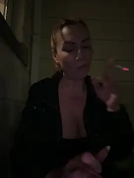 Snapshot of pervimilf chatting on 12/23/25, 12:08 pervimilf online show from 12/23/25, 12:08