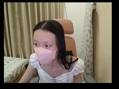 Lil-Cherries online show from 06/12/26, 11:20
