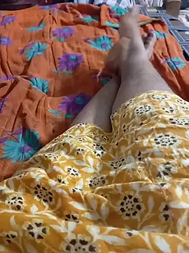 Snapshot of Rathi_telugu_couple chatting on 06/11/26, 03:15 Rathi telugu couple online show from 06/11/26, 03:15