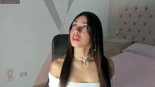 ZarinaWynne online show from 05/15/26, 02:24