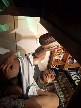 themorenofit08 online show from 11/12/25, 01:28