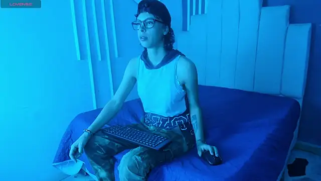 AliceMadnes online show from 07/12/26, 06:43