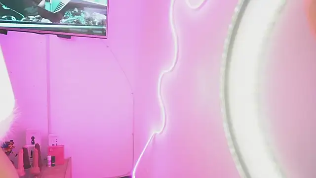 Snapshot of Missara_ chatting on 11/18/25, 12:49 Missara online show from 11/18/25, 12:49