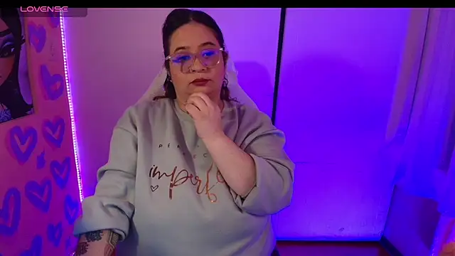 Snapshot of kattybbwbigboobs_ chatting on 03/27/26, 03:45 kattybbwbigboobs online show from 03/27/26, 03:45