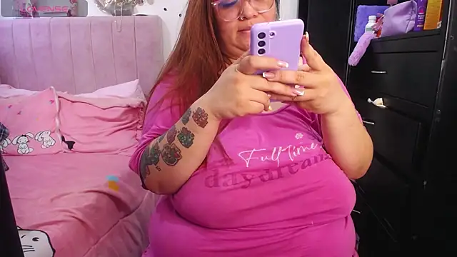 Snapshot of kattybbwbigboobs_ chatting on 04/17/26, 08:01 kattybbwbigboobs online show from 04/17/26, 08:01