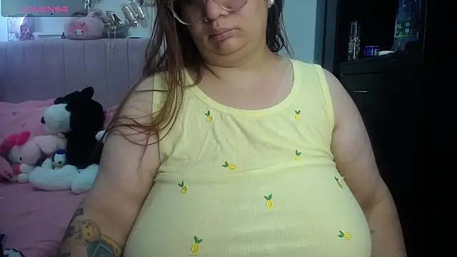 Snapshot of kattybbwbigboobs_ chatting on 04/19/26, 03:22 kattybbwbigboobs online show from 04/19/26, 03:22