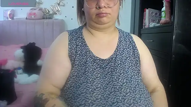 Snapshot of kattybbwbigboobs_ chatting on 04/23/26, 05:04 kattybbwbigboobs online show from 04/23/26, 05:04