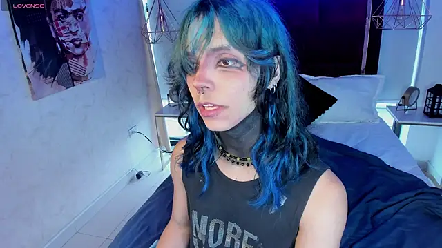 Snapshot of luxiel_ chatting on 06/09/26, 09:15 luxiel online show from 06/09/26, 09:15
