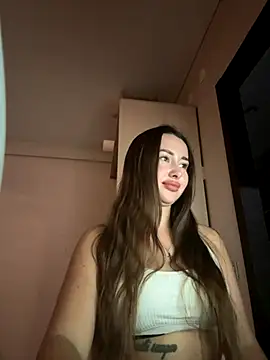 Snapshot of Dianagoldennnn chatting on 11/12/25, 02:39 Dianagoldennnn online show from 11/12/25, 02:39