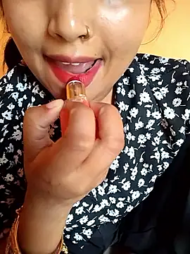 Sexy Divya   online show from 06/06/26, 05:45