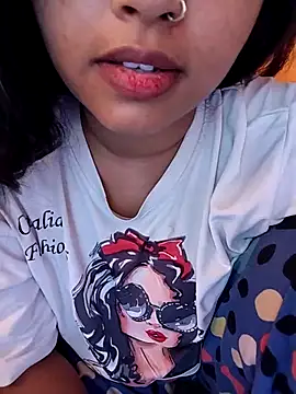 Sexy Divya   online show from 06/17/26, 12:50